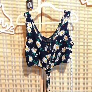 Zaful Forever young crop top sz 8 NWT daisy print